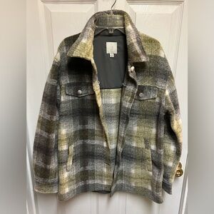 Joie plaid shacket size small